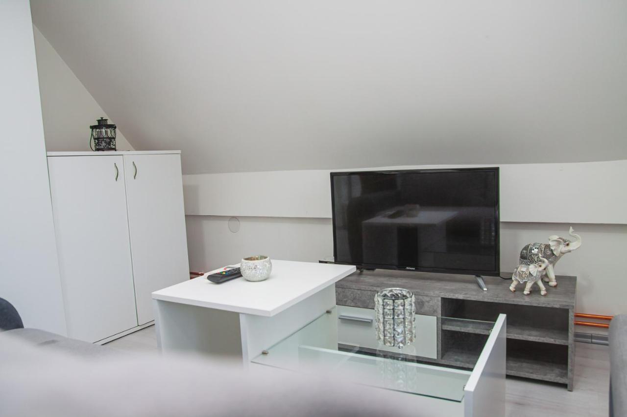 Family Apartmani Le Leskovac  Buitenkant foto