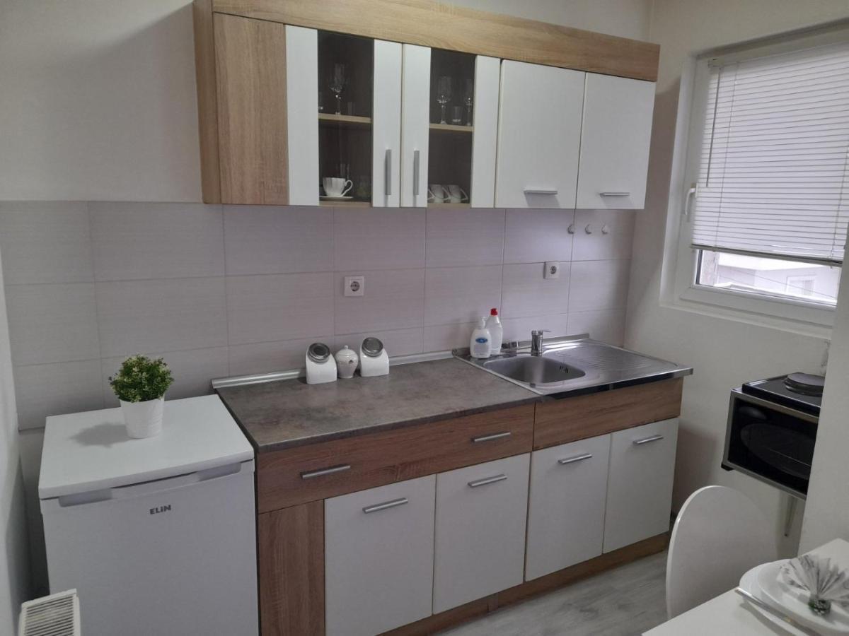 Family Apartmani Le Leskovac  Buitenkant foto