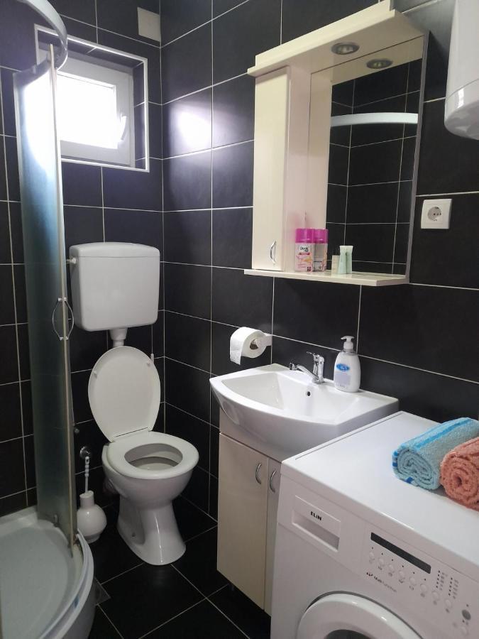Family Apartmani Le Leskovac  Buitenkant foto