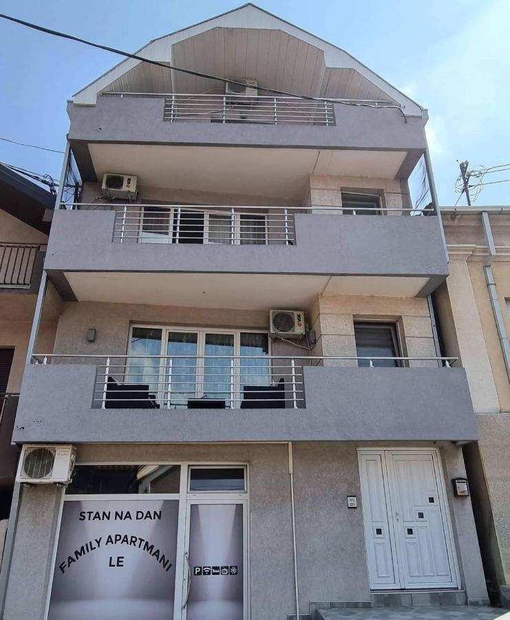 Family Apartmani Le Leskovac  Buitenkant foto