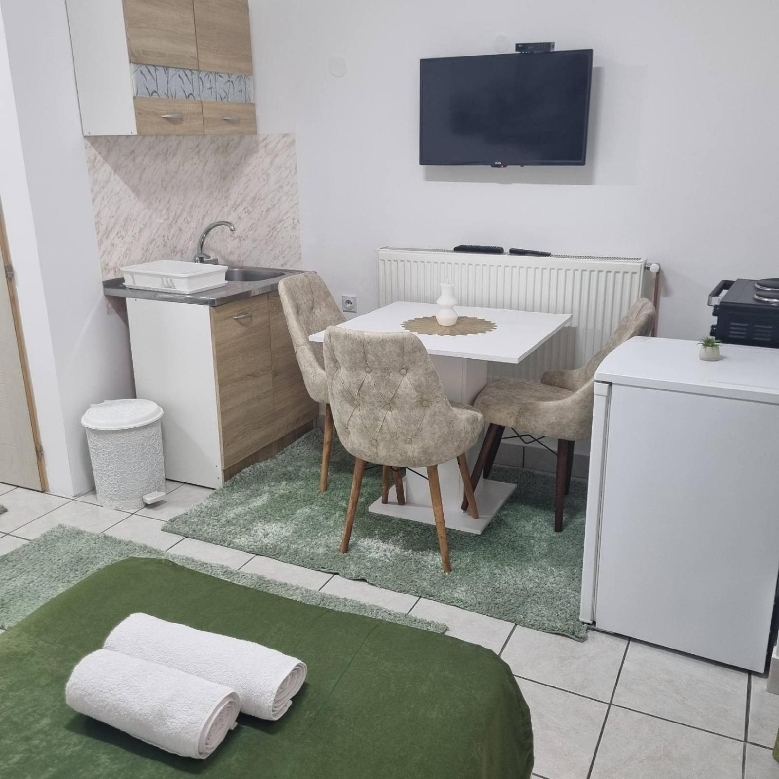 Family Apartmani Le Leskovac  Buitenkant foto